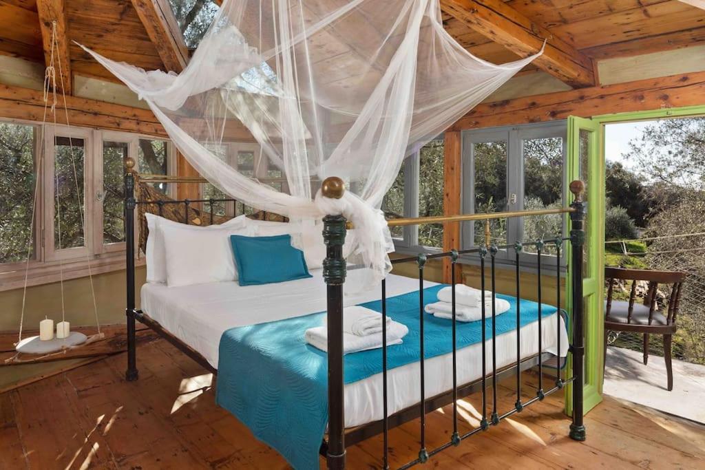 Margaritis'S Treehouse Villa Paramonas  Bagian luar foto